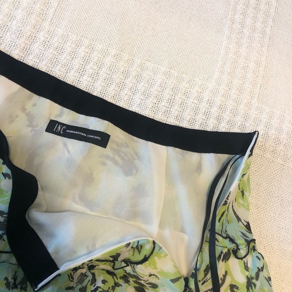 Beautiful Summer Skirt! - Picture 2 of 9